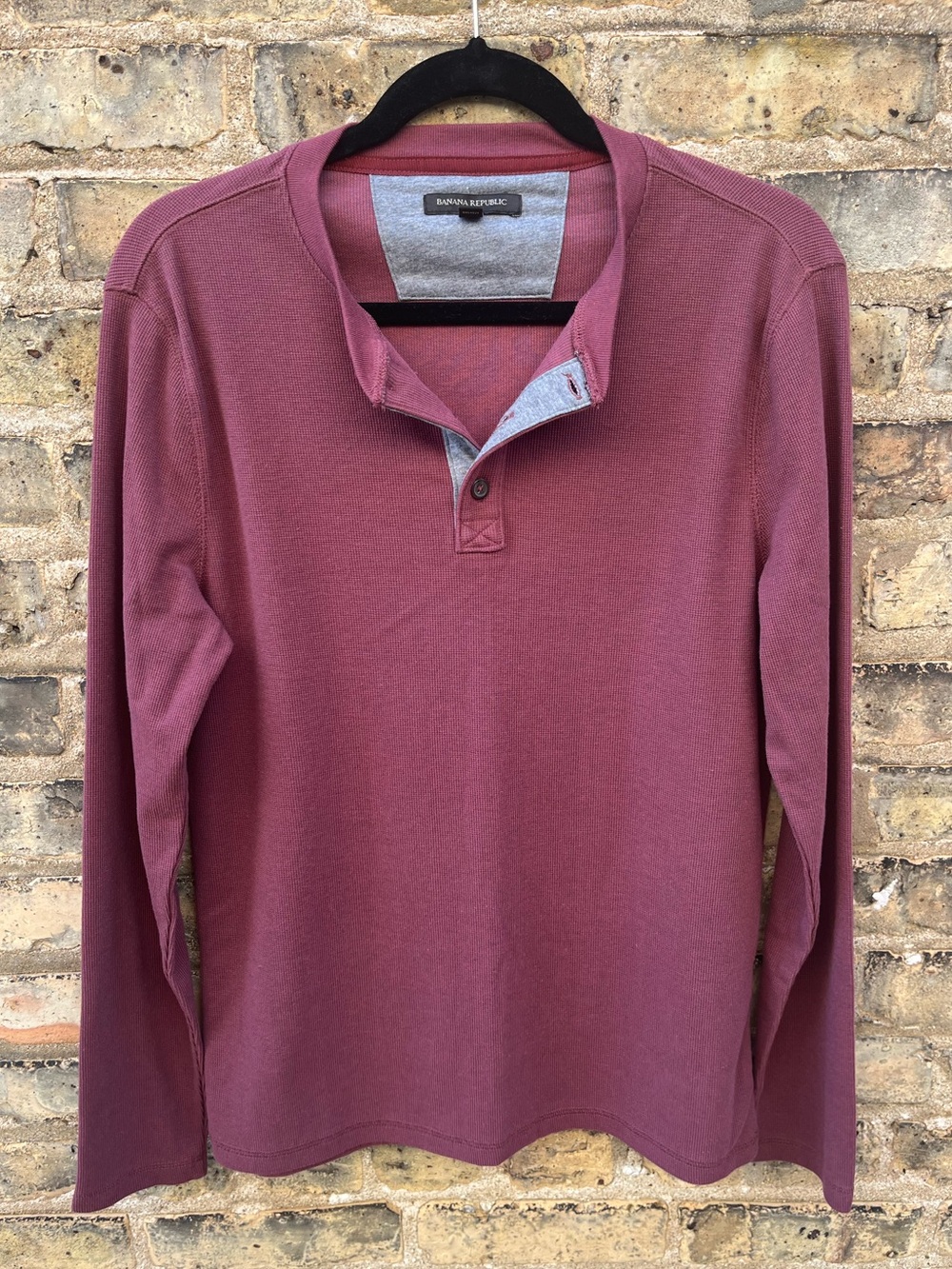 Banana Republic Long Sleeve Fine Textured Henley Shirt Brown Size Medium